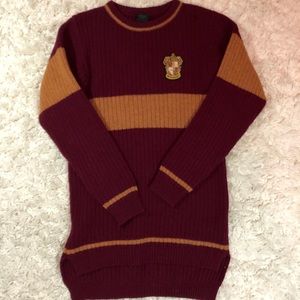 Gryffindor wool sweater size small never worn